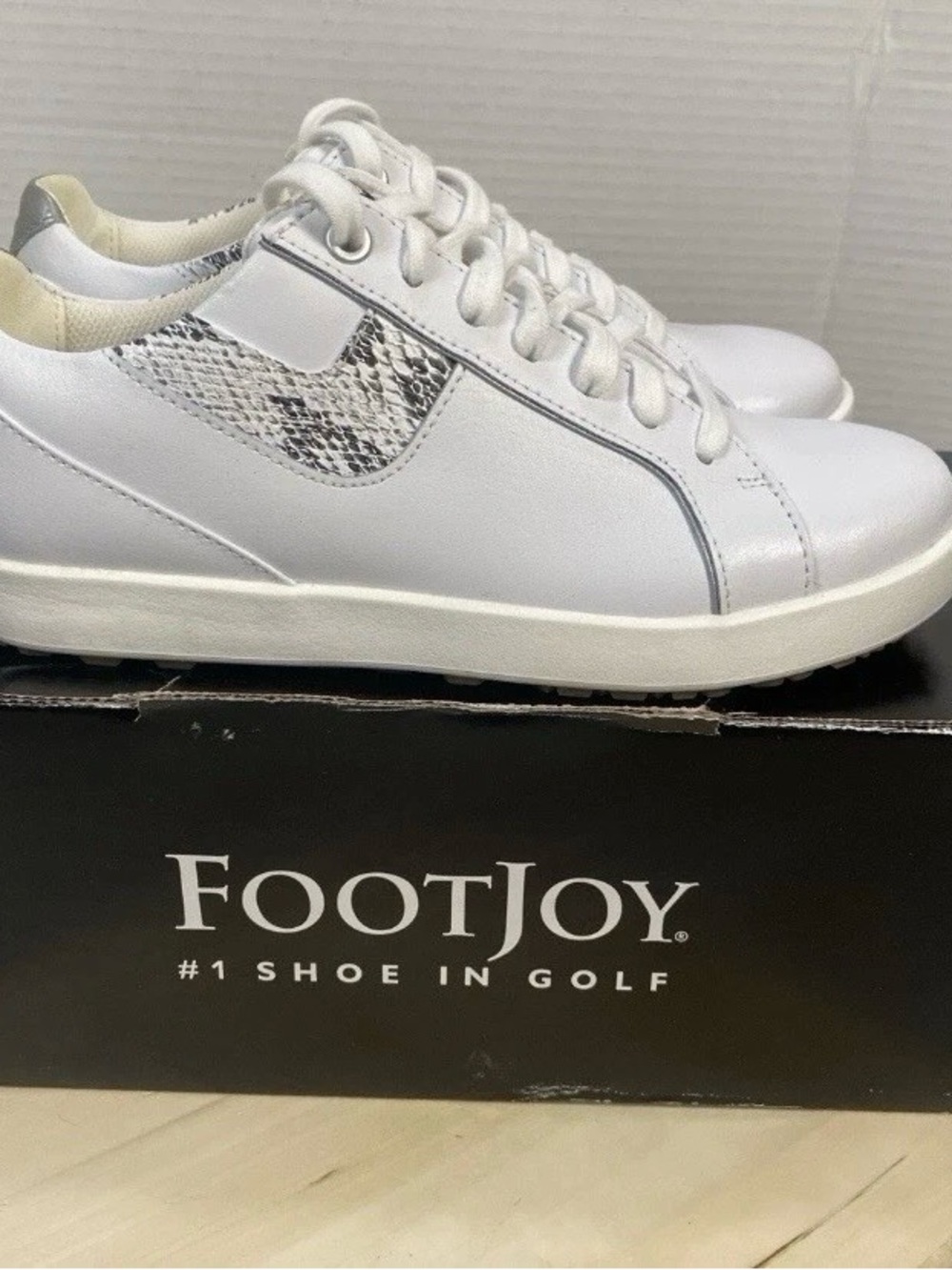 FootJoy Links Women's White Snake Print Spikeless Golf Shoes US 6M 98185